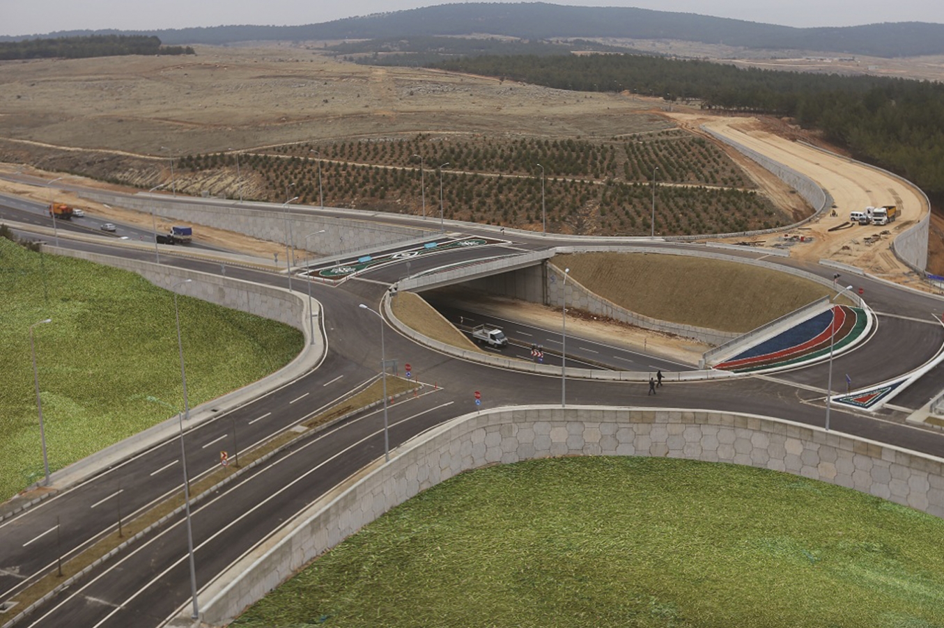 Şehirgösteren Köprülü Kavşak trafiğe açıldı Şehirgösteren Köprülü Kavşak trafiğe açıldı